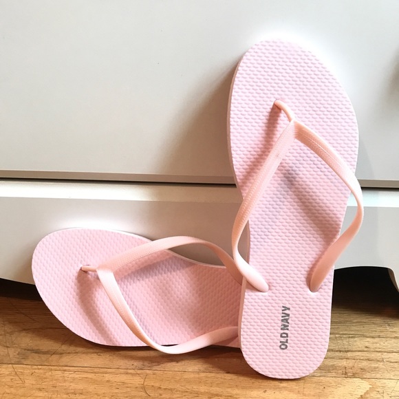 pale pink flip flops